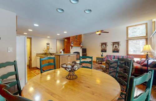 Vail Casa | Courtside 23 - Spacious East Vail Townhome