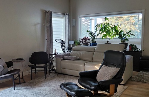 Kent Casa | Courtyard and City view with totally remodeled house