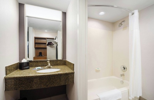 North Buckhead Hotel | Courtyard by Marriott Atlanta Buckhead