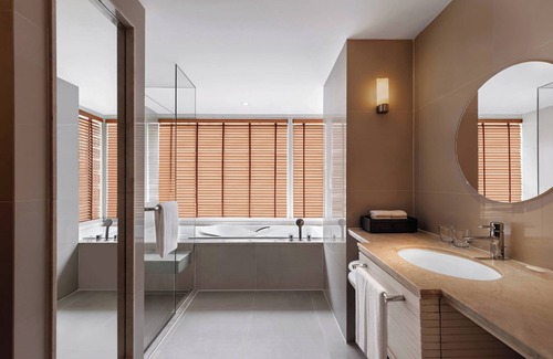 Ratchaprasong Hotel | Courtyard by Marriott Bangkok