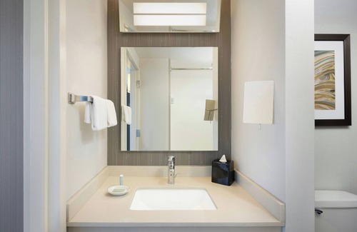Streeterville Hotel | Courtyard by Marriott Chicago Magnificent Mile