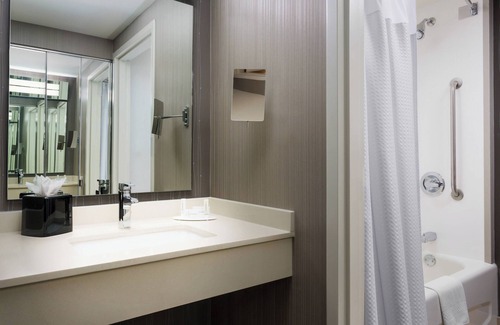 Streeterville Hotel | Courtyard by Marriott Chicago Magnificent Mile