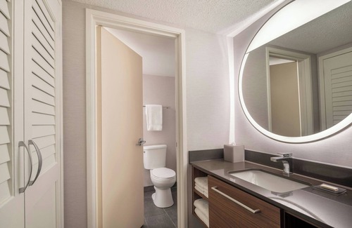 Orange Hotel | Courtyard by Marriott Cleveland Beachwood