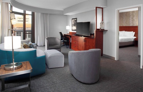 Downtown Memphis Hotel | Courtyard by Marriott Downtown Memphis