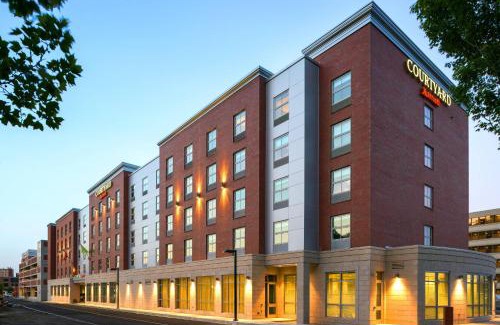 Edgewater Hotel | Courtyard by Marriott Edgewater NYC Area