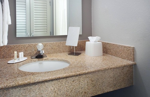 Greensboro Hotel | Courtyard by Marriott Greensboro