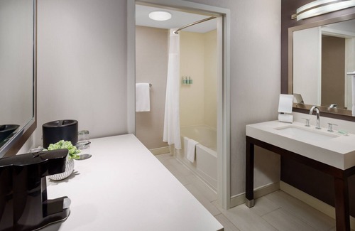 Manchester Hotel | Courtyard by Marriott Manchester - Boston Regional Airport