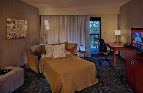 Warwick Hotel | Courtyard by Marriott Providence Warwick