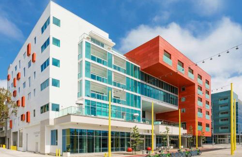Downtown Hotel | Courtyard by Marriott Santa Monica