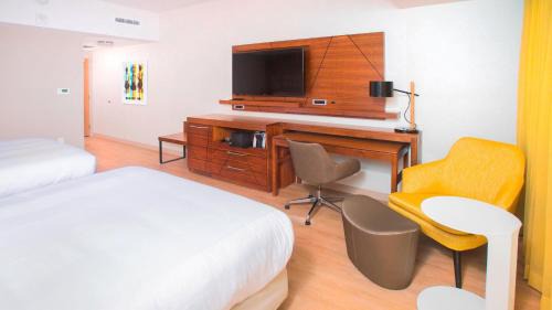 Downtown Hotel | Courtyard by Marriott Santa Monica