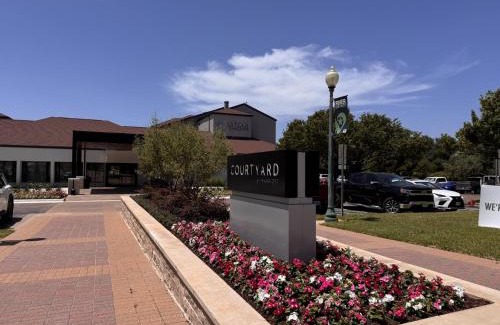 Brazos Hotel | Courtyard by Marriott Waco