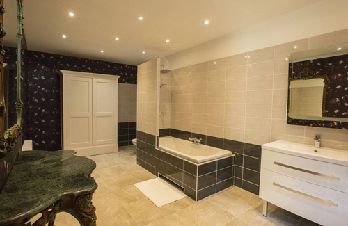 Barbeville Cama Y Desayuno | Suite-Confortable-Baño con bañera-Vista al Parque