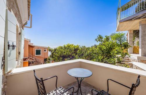 Lakones Apartamento | Courtyard Cottage Corfu