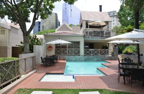 Sandown Hotel | Courtyard Hotel Sandton