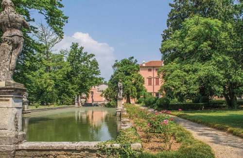 Castelgomberto Apartamento | Courtyard