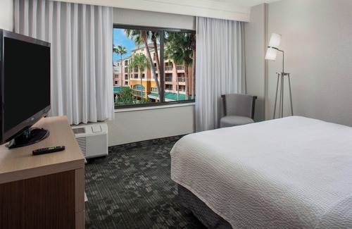 Florida Central Atlantic Coast Hotel | Courtyard Orlando Lake Buena Vista in the Marriott Village