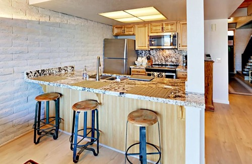 Tahoe Keys Apartamento | Cove 141