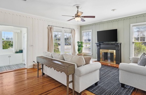 Bunkers Cove Cabaña | Cove Cottage by the Beach15 min to beaches