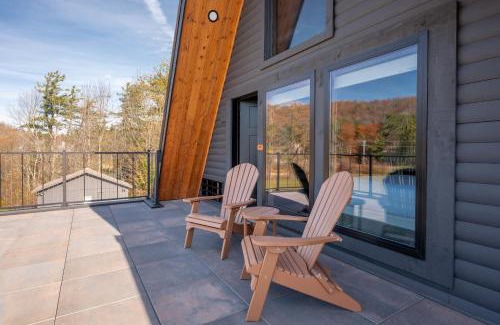 Thayerville Casa | Cove Creek Lodge 201 Poolside Double Queen Fireplace Room