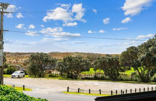 Waipu Cove Casa | Cove Family Haven - Waipu Holiday Home