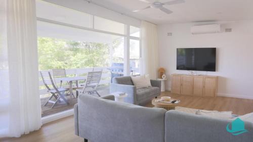Caves Beach Casa | Cove on Caves - Minutes from the Beach