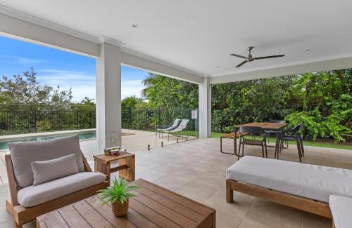 Palm Cove Casa | Cove Retreat