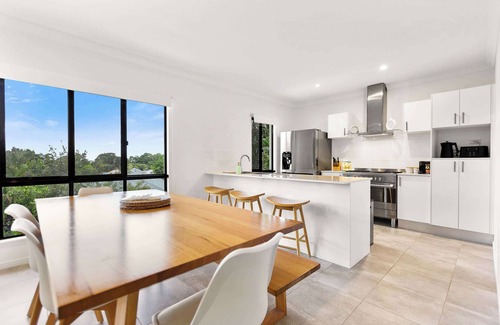 Macalister Range Casa | Cove Retreat - heated Pool, Pet friendly