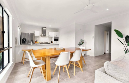 Macalister Range Casa | Cove Retreat - heated Pool, Pet friendly