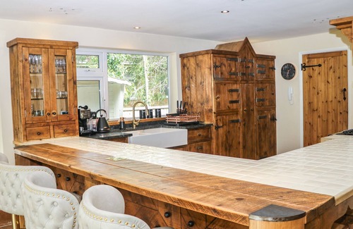 Old Windsor Cabaña | COVENTINA, pet friendly, luxury holiday cottage in Wraysbury