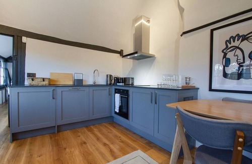 Coventry City Centre Cabaña | Coventry Historic Houses