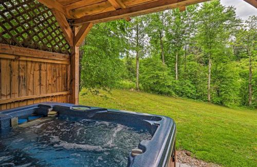 Cosby Casa | Covered Deck and Fire Pit Smoky Mountain Cabin