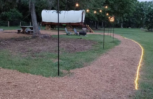 Putnam Hall Apartamento | COVERED WAGON ANIMAL EXP. FOR 2 UNIQUE & COMFY