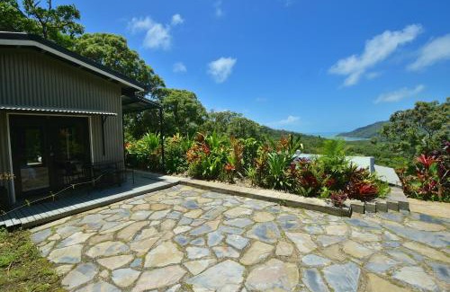 Cow Bay Casa | Cow Bay Hilltop Escape