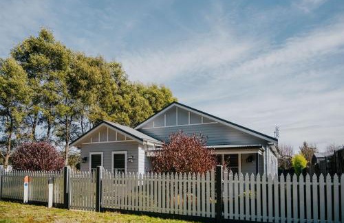 Trentham Casa | Cow Bell Cottage
