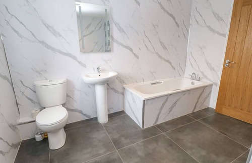 Thirsk Casa | COW CORNER, family friendly, with a garden in Northallerton