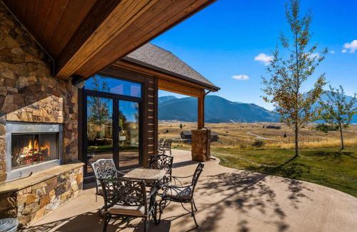 Pray Casa | Cowboy Lake Lodge
