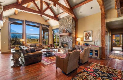 Pray Casa | Cowboy Lake Lodge