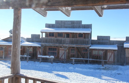 Capulin Cabina | Cowboy Ranch House Cabin