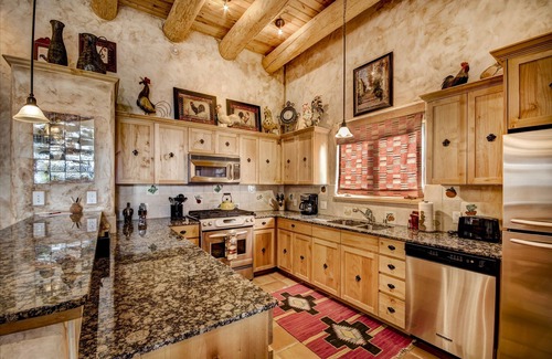 Tesuque Casa | Cowboy Villa | Scenic View, Pool + Hot Tub Access
