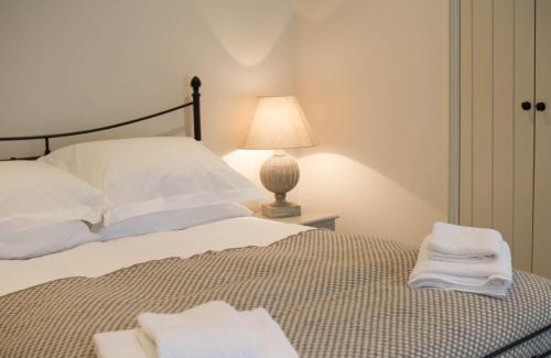 Easebourne Cabina | Cowdray Holiday Cottages