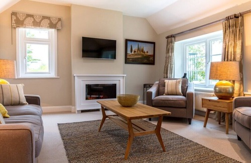 Easebourne Cabina | Cowdray Lodge