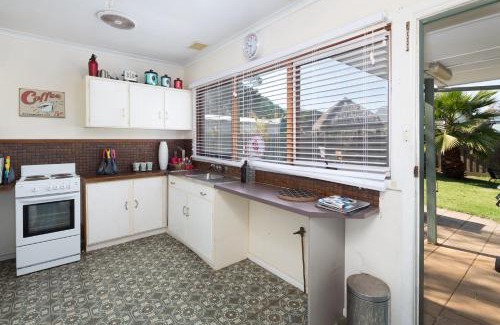 Cowes Casa | Cowes Coastal Retro Cottage