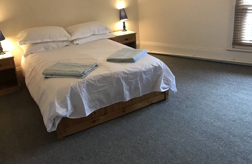 Cowes Apartamento | VACAS EN LA CALLE ALTA - 2-6 PERSONAS - LOVELY Light Spacious 2 BED FLAT Nr Yacht Haven