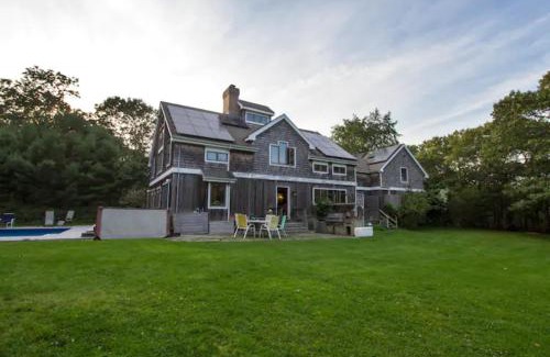 East Hampton Casa | Cowgirl Palace