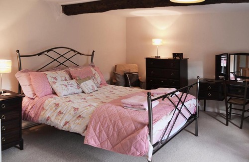 Feetham Casa | Cowlings