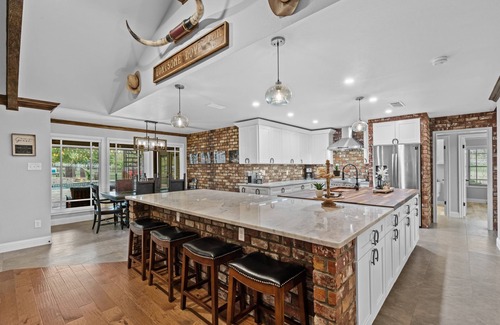 Fort Worth Casa | Cowtown Casa: A Place to Hang Your Hat