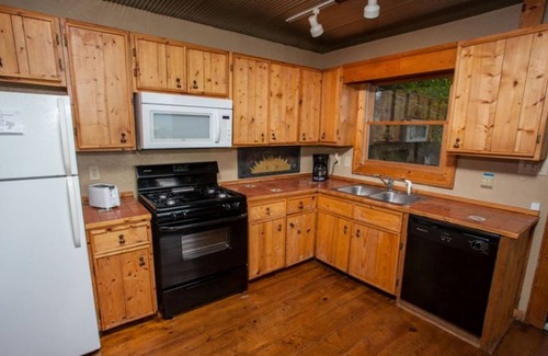 Chatsworth Cabina | Coyote Bluff Majestic Mountain Views