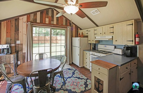 Gaines Casa | ¡Coyote Cabin en Pristine Pine Creek!