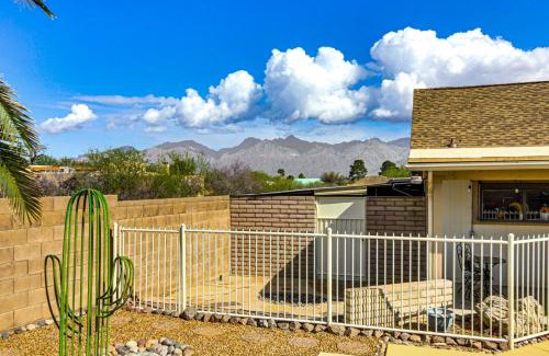 Tucson Casa | Coyote Casa with Mtn Views in Tuscon Desert Oasis