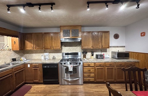 Cloudcroft Casa | Coyote Retreat a 2b, 2bath house in the forest and mountains of Cloudcroft, NM!